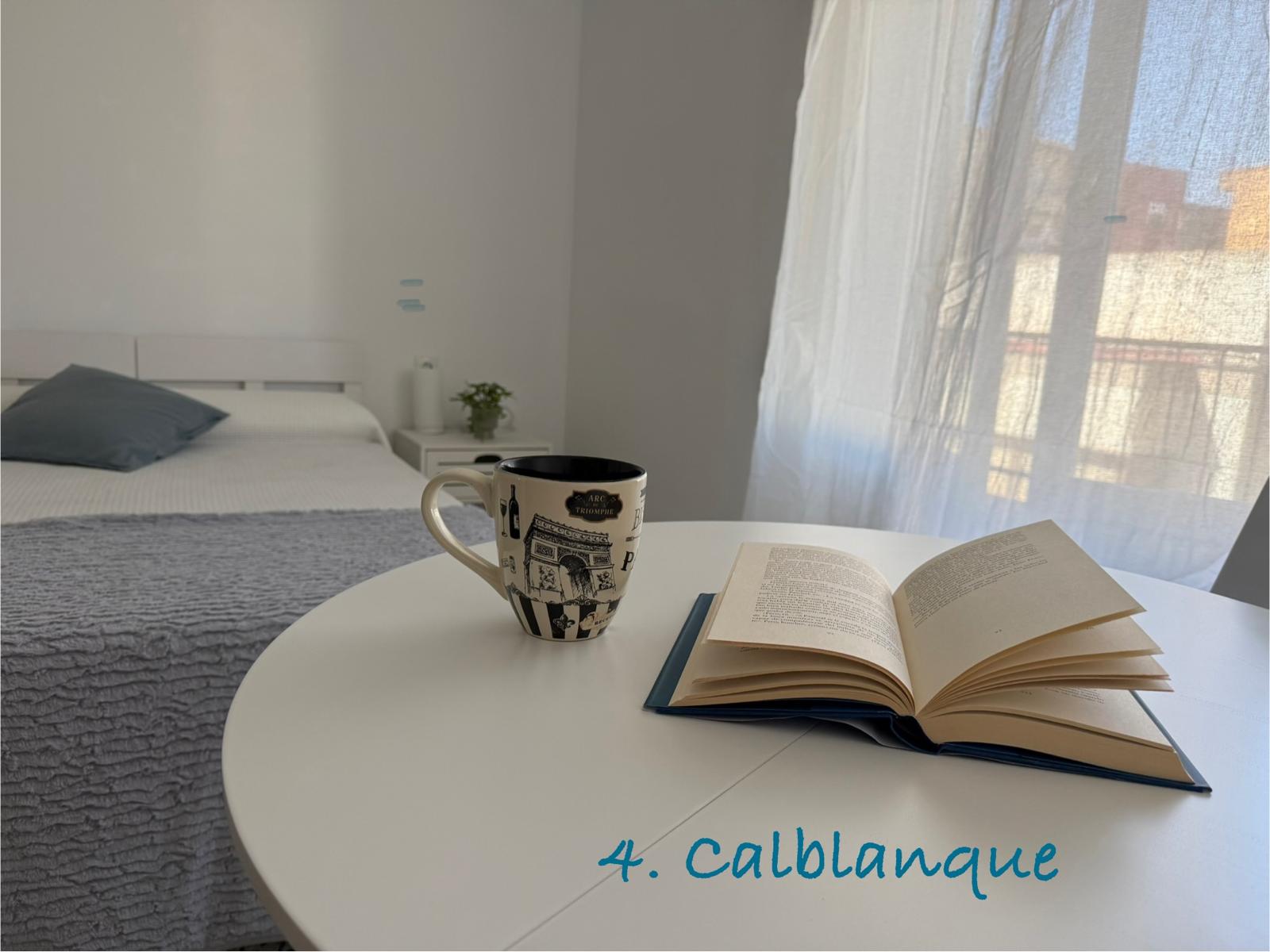 Habitación de piso gestionado por Room Sweet Room en Novelda